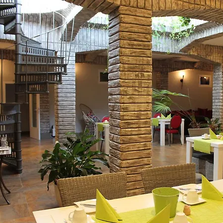 Ξενοδοχείο Ambiente 3*